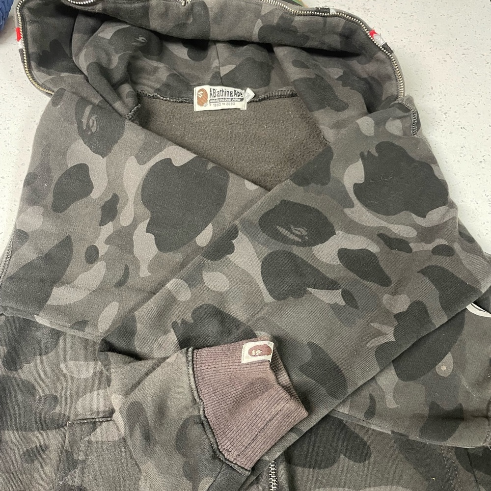 Bathing ape hoodie sz S women’s Fairly Used